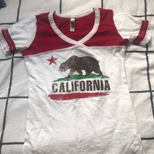 California v neck T-shirt